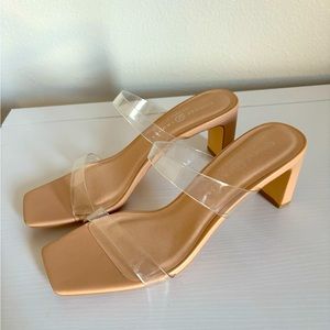 Chinese Laundry Women's Yanti Vinyl Heeled Sandal, Size 9, Clear